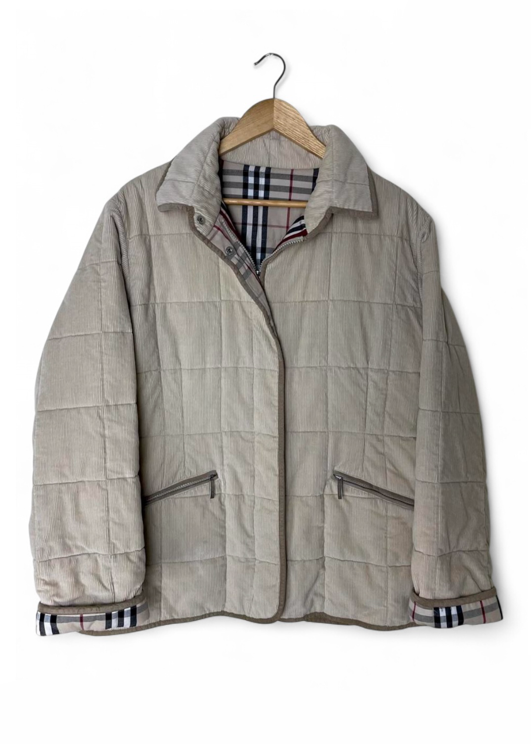 Burberry Quilted Jacket – Iconic Nova Check Lining - Vintage Versatile